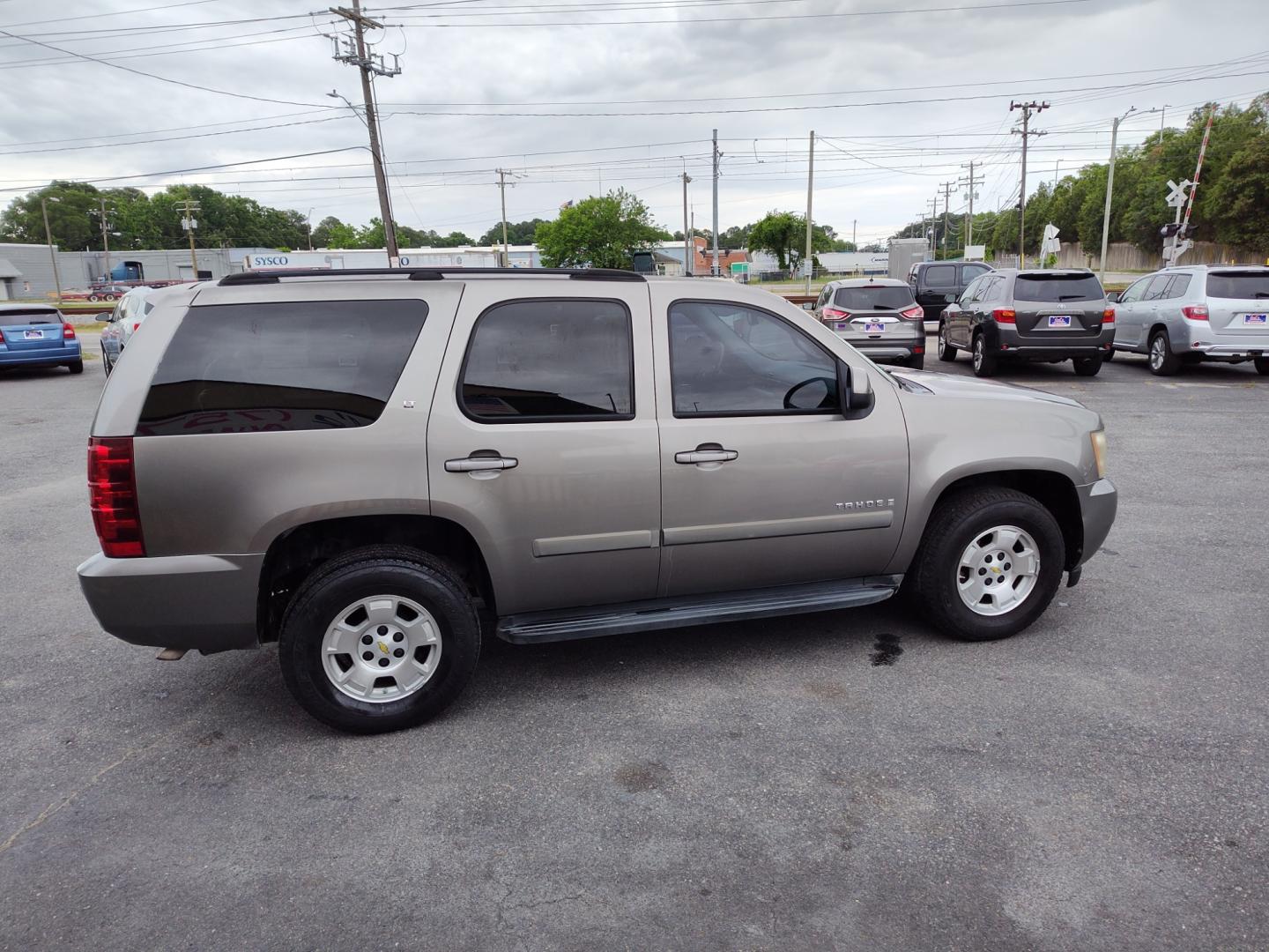 2007 Gray Chevrolet Tahoe (1GNFK13097R) , located at 5700 Curlew Drive, Norfolk, VA, 23502, (757) 455-6330, 36.841885, -76.209412 - Photo#17